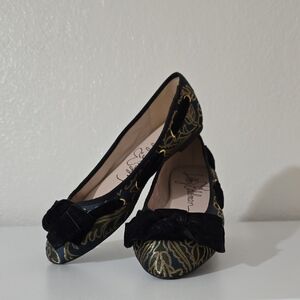 Libby Edelman Black and Gold Women's Flats
